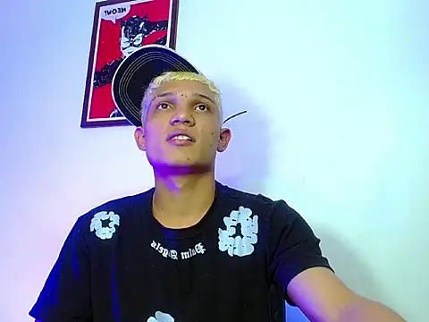 EL VENEZOLANO 22CM online show from October 10, 2025, 4:33 am