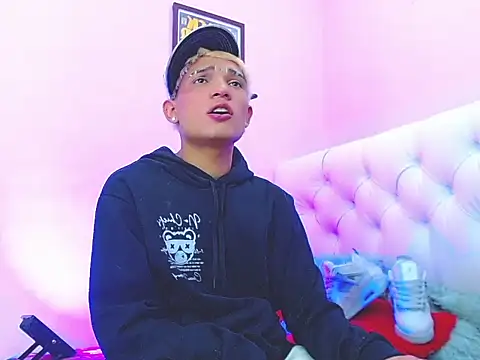 EL VENEZOLANO 22CM online show from November 12, 2025, 5:19 am