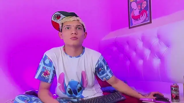 EL VENEZOLANO 22CM online show from December 21, 2025, 7:43 pm