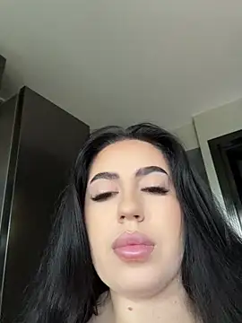 Snapshot of Andrestarr chatting on July 18, 2026, 1:59 pm Andrestarr online show from July 18, 2026, 1:59 pm