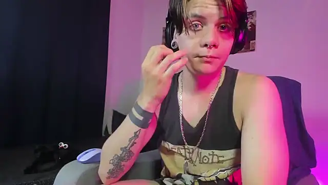 Snapshot of Jerry_Cole chatting on October 7, 2025, 1:58 am Jerry Cole online show from October 7, 2025, 1:58 am