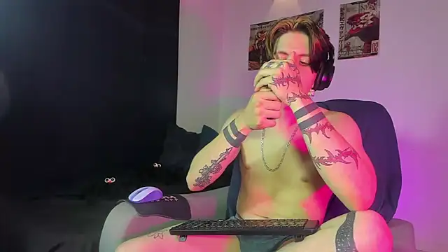 Snapshot of Jerry_Cole chatting on October 15, 2025, 2:44 am Jerry Cole online show from October 15, 2025, 2:44 am