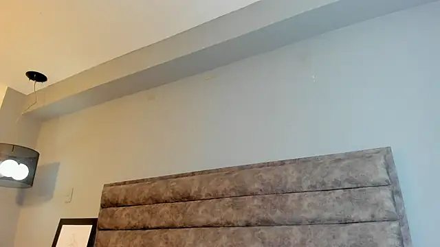 Aliciabloom online show from November 5, 2025, 12:27 pm