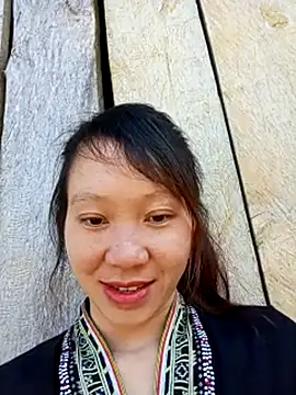 bonnie-00 online show from November 25, 2025, 3:50 am