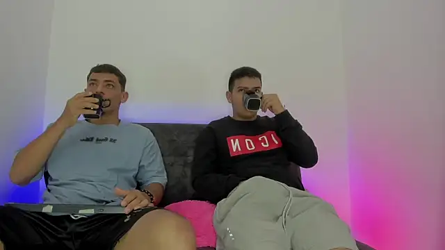 Snapshot of maykel_and_mike chatting on October 19, 2025, 10:49 am maykel and mike online show from October 19, 2025, 10:49 am