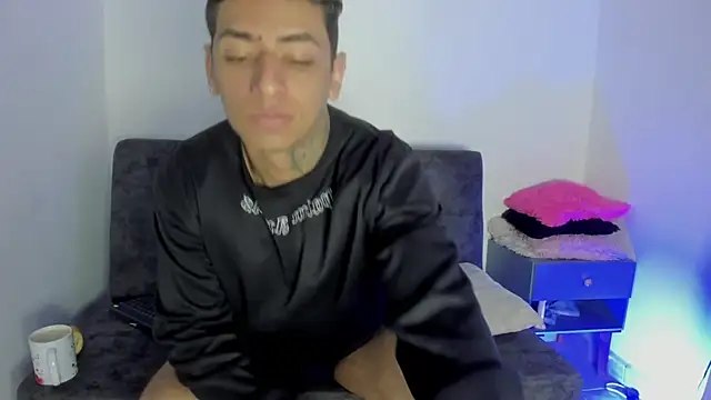 maykel and mike online show from January 8, 2026, 2:08 pm