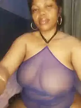 Snapshot of boujee01 chatting on October 6, 2025, 12:52 am boujee01 online show from October 6, 2025, 12:52 am