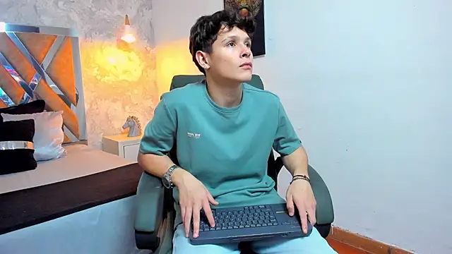 Snapshot of kraven_lust chatting on January 17, 2026, 3:00 am kraven lust online show from January 17, 2026, 3:00 am