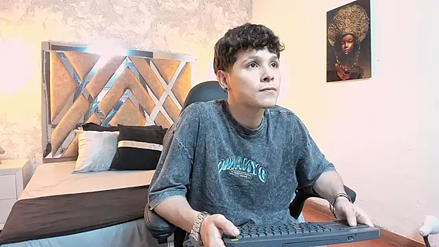 Snapshot of kraven_lust chatting on February 24, 2026, 3:37 am kraven lust online show from February 24, 2026, 3:37 am