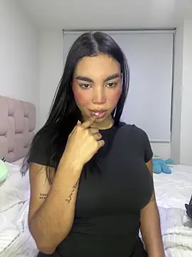 karolaalcendra online show from March 1, 2026, 11:29 pm