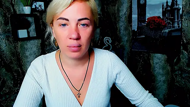 EmmaCat  online show from October 12, 2025, 5:06 am