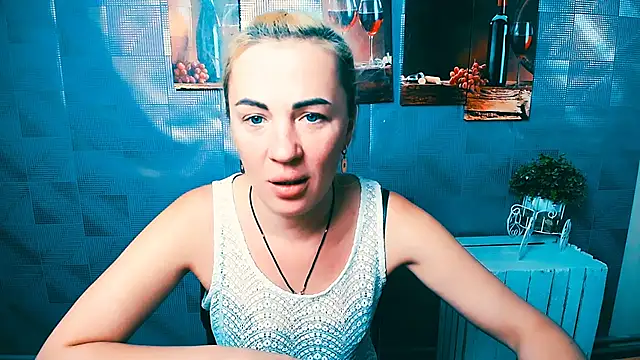 EmmaCat  online show from October 30, 2025, 7:21 am