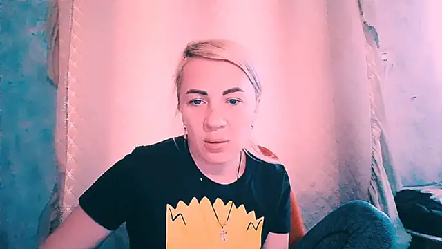 EmmaCat  online show from October 31, 2025, 9:32 am