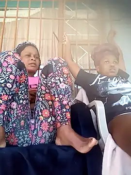 BlondieBitch online show from October 28, 2025, 1:47 pm