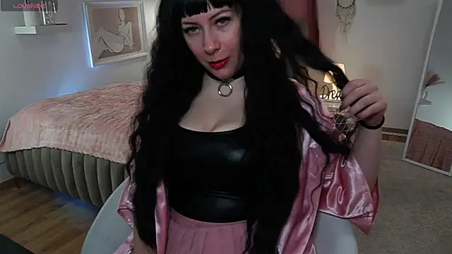 sandraa cole online show from November 7, 2025, 7:36 pm