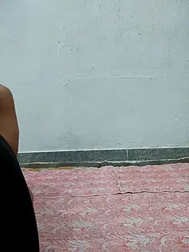 Snapshot of bigcutecouple chatting on October 22, 2025, 6:40 pm bigcutecouple online show from October 22, 2025, 6:40 pm