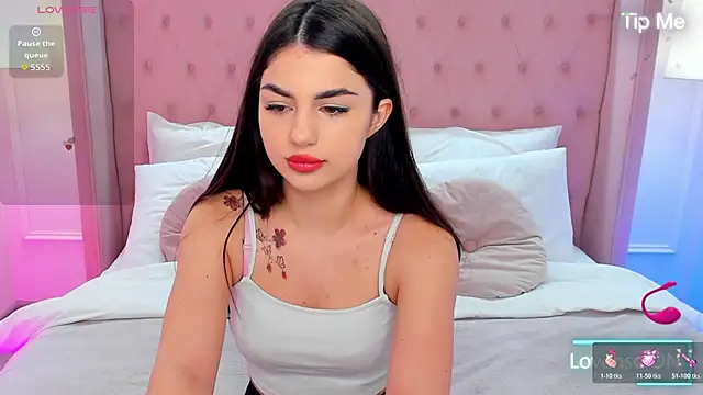 Snapshot of HelenTiny chatting on November 26, 2025, 1:34 pm HelenTiny online show from November 26, 2025, 1:34 pm