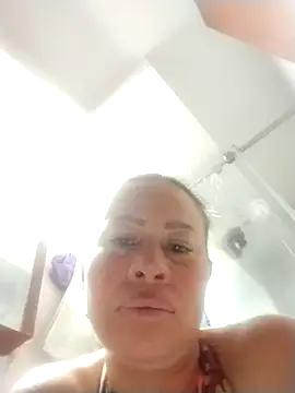 LaraCaliente online show from October 1, 2025, 7:14 am