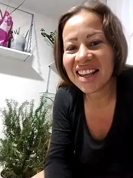 LaraCaliente online show from October 11, 2025, 10:36 am