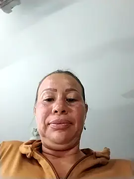 LaraCaliente online show from November 15, 2025, 3:26 am