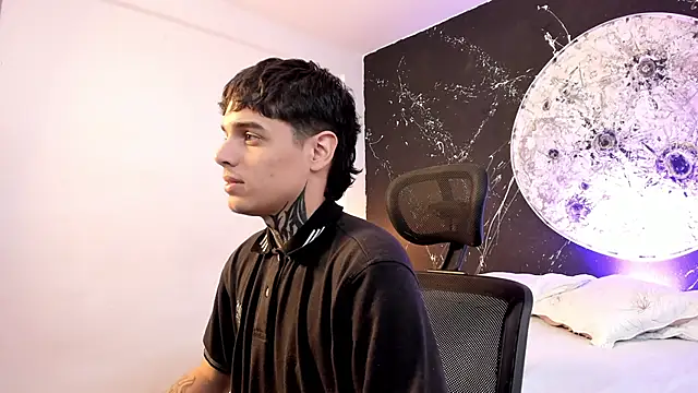 Declan-Fox online show from October 12, 2025, 12:15 pm