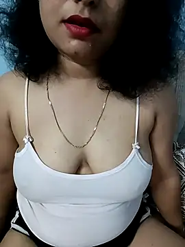 Deliciouskimi online show from May 3, 2026, 6:47 pm