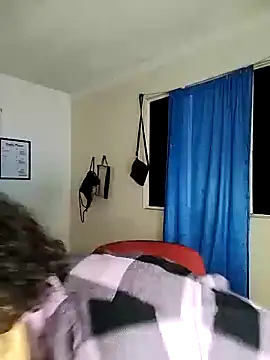 Julie wallace online show from November 19, 2025, 4:40 pm