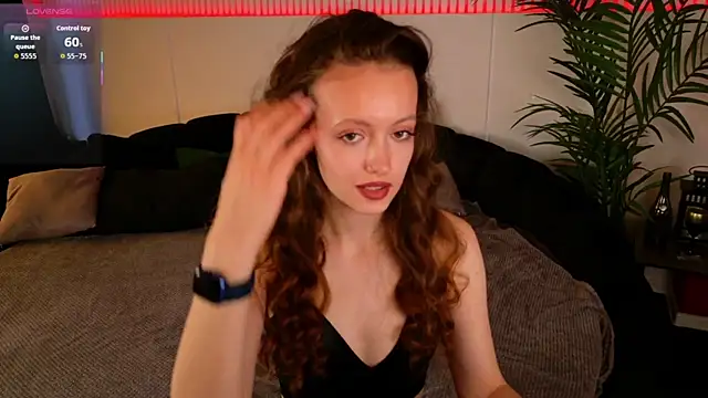 SallyPinkman online show from November 7, 2025, 10:26 am