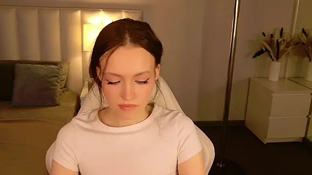 SallyPinkman online show from February 5, 2026, 9:03 am