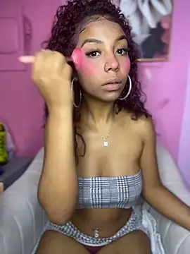 PrettyTiana  online show from November 28, 2025, 10:01 pm