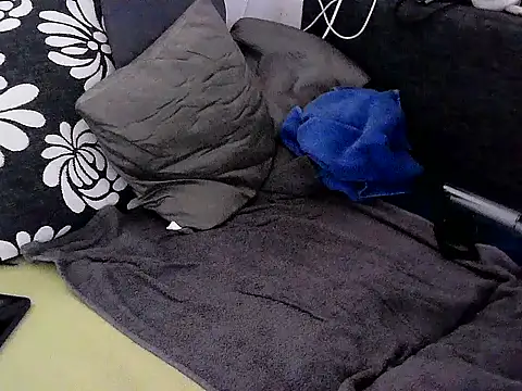 IncredibleGlaze78 online show from January 16, 2026, 9:57 am