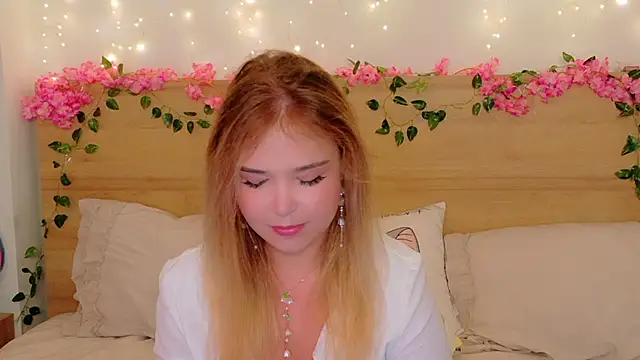 Lilith Bonheur online show from November 9, 2025, 10:08 pm