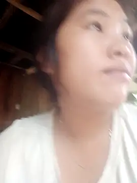 Luyen004 online show from September 27, 2025, 11:43 pm