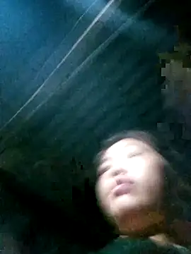 Luyen004 online show from April 9, 2026, 10:48 pm