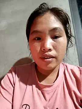 Luyen004 online show from April 17, 2026, 11:57 am