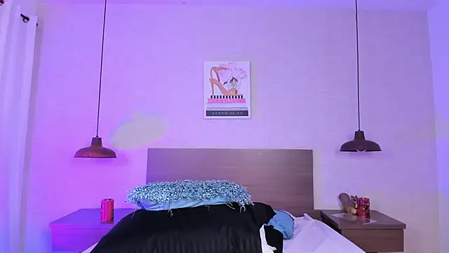 cloehill  online show from November 19, 2025, 12:38 pm