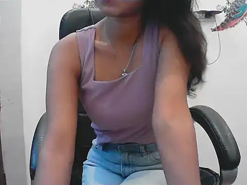 Snapshot of short_girl_ chatting on July 5, 2026, 8:10 am short girl online show from July 5, 2026, 8:10 am