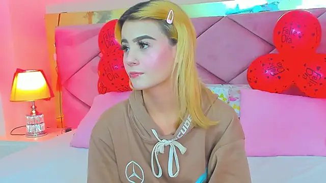 Snapshot of ChloeLaurentt chatting on March 3, 2026, 1:23 am ChloeLaurentt online show from March 3, 2026, 1:23 am