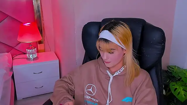 Snapshot of ChloeLaurentt chatting on March 10, 2026, 12:26 am ChloeLaurentt online show from March 10, 2026, 12:26 am