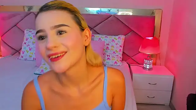 Snapshot of ChloeLaurentt chatting on March 19, 2026, 9:08 pm ChloeLaurentt online show from March 19, 2026, 9:08 pm