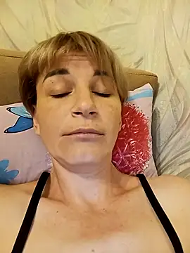 Snapshot of SweetKiss96 chatting on September 29, 2025, 6:35 pm SweetKiss96 online show from September 29, 2025, 6:35 pm