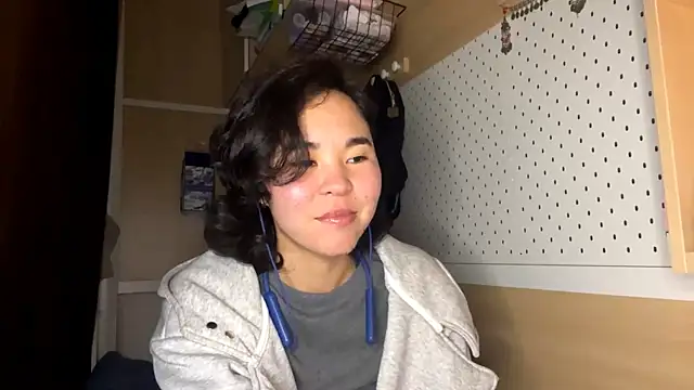 JennyCarpenter online show from April 18, 2026, 10:21 pm