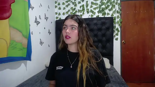 isabel 09 online show from December 16, 2025, 2:49 am