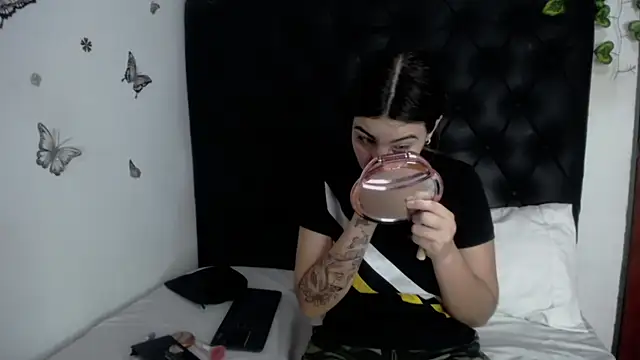 Snapshot of isabel_09 chatting on April 9, 2026, 12:10 pm isabel 09 online show from April 9, 2026, 12:10 pm