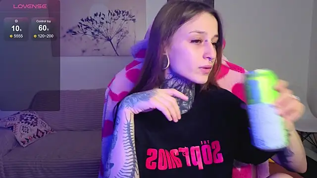 LilithPoison online show from October 4, 2025, 6:06 pm