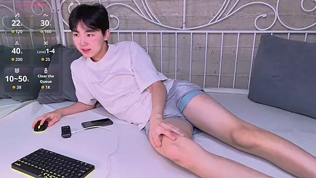 HeejinWang online show from December 18, 2025, 4:18 am