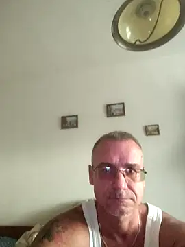 Snapshot of chcem1975 chatting on September 14, 2025, 3:00 pm chcem1975 online show from September 14, 2025, 3:00 pm