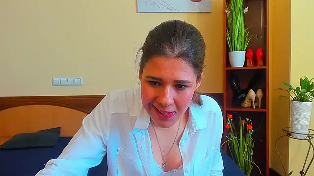 Snapshot of Joannia chatting on September 22, 2025, 7:54 am Joannia online show from September 22, 2025, 7:54 am