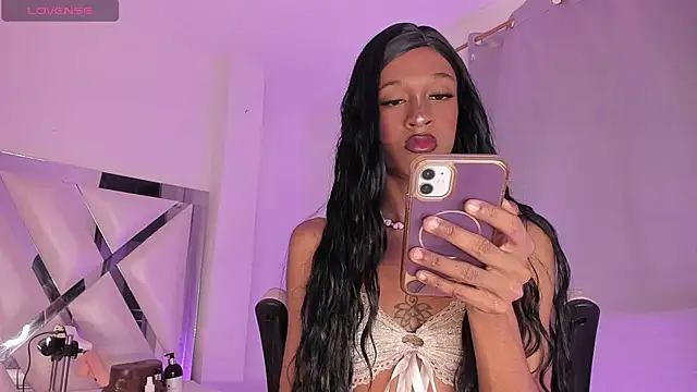 Snapshot of Mia_royal chatting on July 19, 2026, 4:33 pm Mia royal online show from July 19, 2026, 4:33 pm