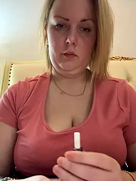 Snapshot of Piccolamonella29 chatting on November 17, 2025, 10:54 am Piccolamonella29 online show from November 17, 2025, 10:54 am